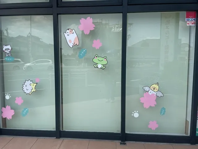 柏メルビー動物病院ウィンドウ