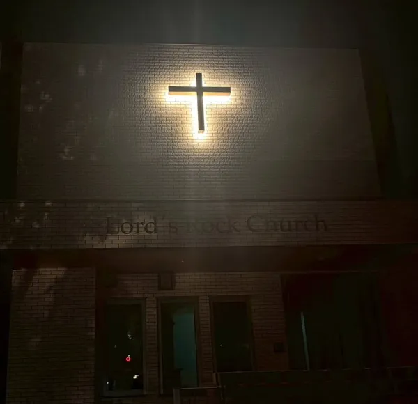 バックライトチャンネルの十字架